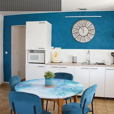 Apartment Bas De Terrasse&clim à Pieds Six-Fours-les-Plages